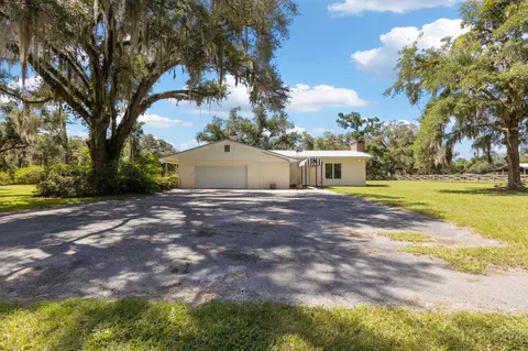 Exterior - 7885 Beach Rd, Perry, FL 32348 photo 2 of 17