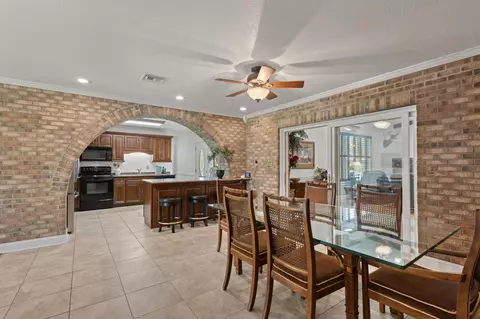 Dining - 7885 Beach Rd, Perry, FL 32348 photo 2 of 4