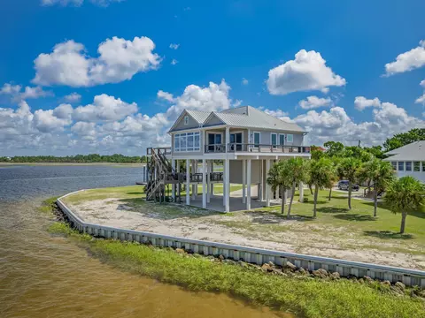 1649 Shell Point Rd, Crawfordville, FL 32327