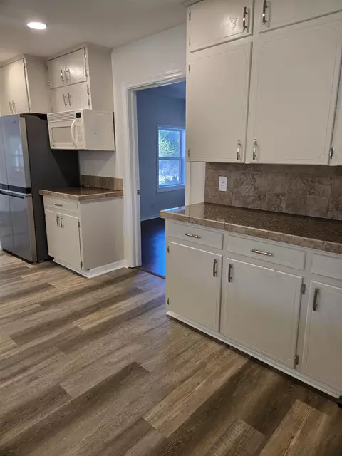 Kitchen - 1946 N Us 221, Perry, FL 32347 photo 2 of 6