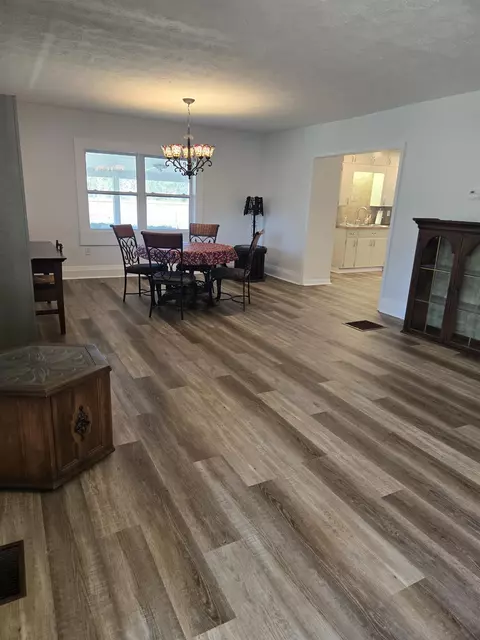 Dining - 1946 N Us 221, Perry, FL 32347 photo 1 of 3