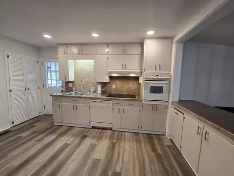 Kitchen - 1946 N Us 221, Perry, FL 32347 photo 5 of 6