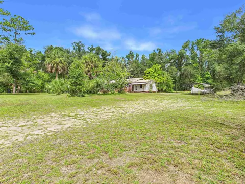 Exterior - 814 W Leon St, Perry, FL 32347 photo 7 of 12