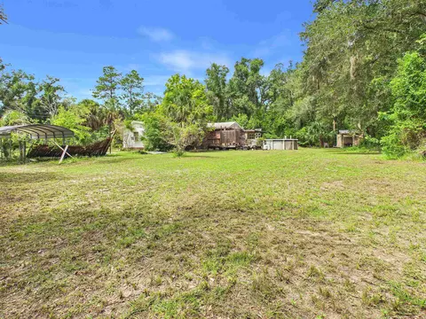 Exterior - 814 W Leon St, Perry, FL 32347 photo 6 of 12