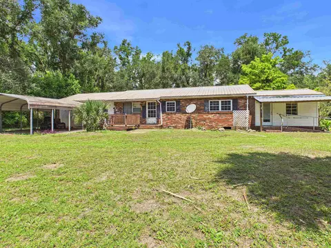 Exterior - 814 W Leon St, Perry, FL 32347 photo 2 of 12