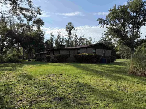 Exterior - 490 Roberts Aman Rd E, Perry, FL 32347 photo 5 of 7