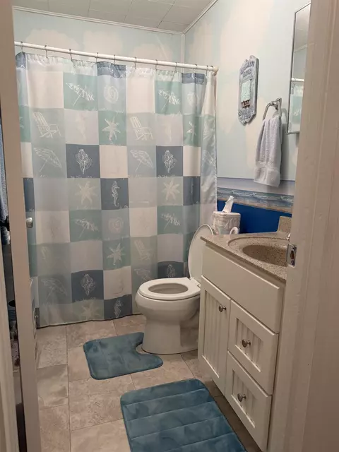 Bath - 490 Roberts Aman Rd E, Perry, FL 32347 photo 1 of 4