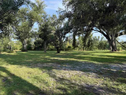 Exterior - 490 Roberts Aman Rd E, Perry, FL 32347 photo 3 of 7