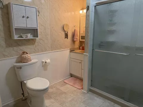 Bath - 490 Roberts Aman Rd E, Perry, FL 32347 photo 3 of 4
