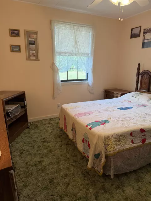 Bedroom - 490 Roberts Aman Rd E, Perry, FL 32347 photo 1 of 3