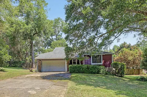 2376 Royal Oaks Dr, Tallahassee, FL 32309