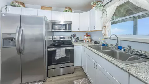 Kitchen - 3166 E Highway 98, Carrabelle, FL 32322 photo 2 of 2