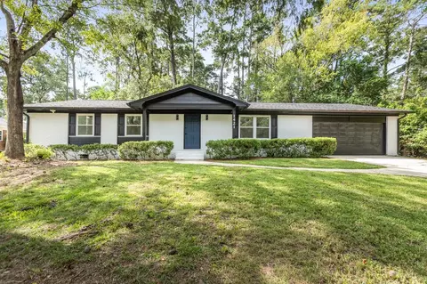 1421 Oldfield Dr, Tallahassee, FL 32308