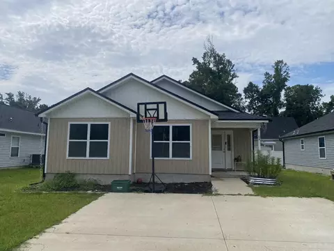 65 Spokan Trl, Crawfordville, FL 32327