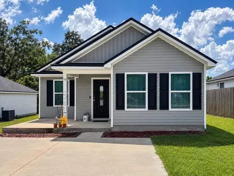 10 Dustin Ln, Crawfordville, FL 32327