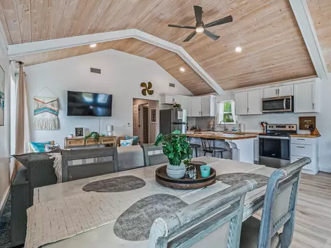 Dining - 1605 Sandpiper Dr, Carrabelle, FL 32322 photo 2 of 2