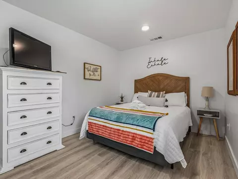 Bedroom - 1605 Sandpiper Dr, Carrabelle, FL 32322 photo 4 of 4