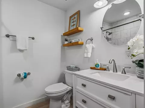 Bath - 1605 Sandpiper Dr, Carrabelle, FL 32322 photo 4 of 4