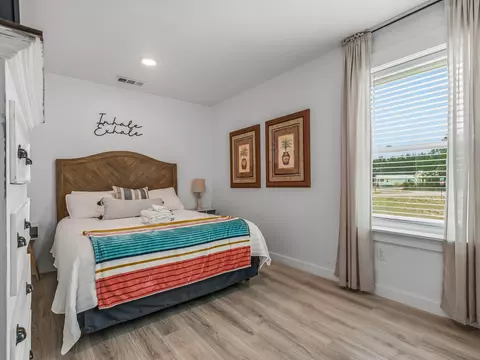 Bedroom - 1605 Sandpiper Dr, Carrabelle, FL 32322 photo 3 of 4