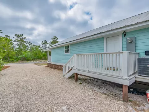 Exterior - 1605 Sandpiper Dr, Carrabelle, FL 32322 photo 4 of 7