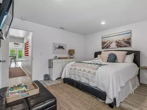 Bedroom - 1605 Sandpiper Dr, Carrabelle, FL 32322 photo 2 of 4