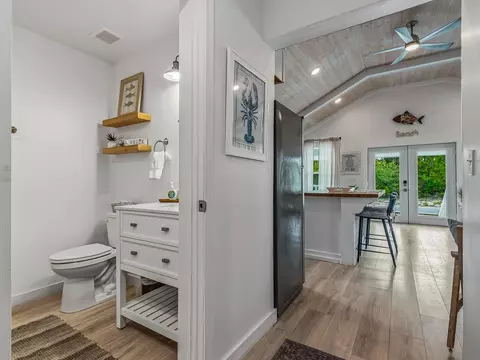Entry Way - 1605 Sandpiper Dr, Carrabelle, FL 32322 photo 2 of 3