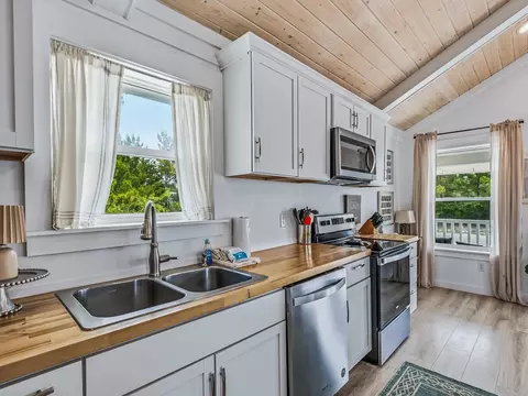 Kitchen - 1605 Sandpiper Dr, Carrabelle, FL 32322 photo 2 of 4