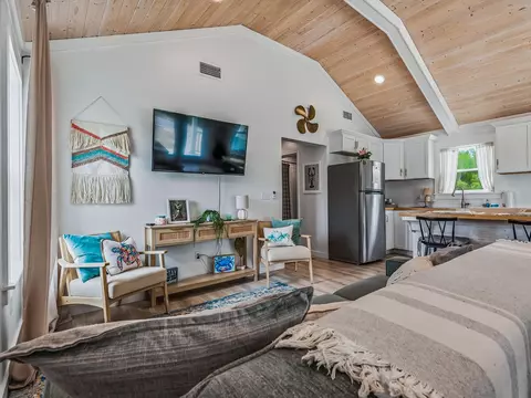 Living - 1605 Sandpiper Dr, Carrabelle, FL 32322 photo 1 of 3