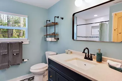 Bath - 216 Levy Bay Rd, Panacea, FL 32346 photo 4 of 7