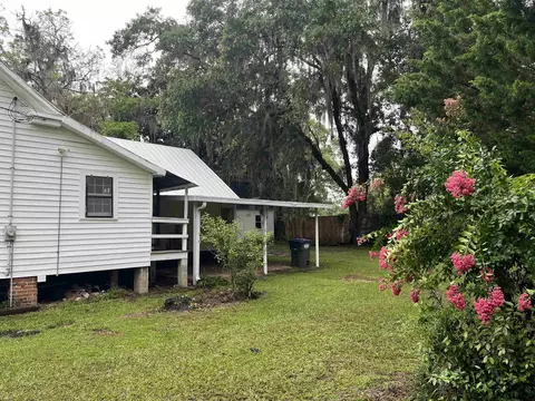 Exterior - 520 E High St, Monticello, FL 32344 photo 5 of 9