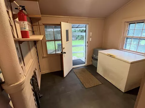 Exterior - 520 E High St, Monticello, FL 32344 photo 4 of 9