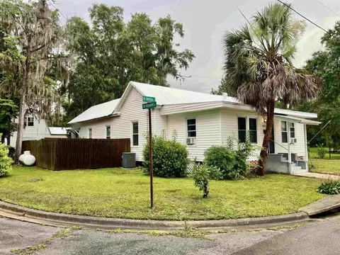 Exterior - 520 E High St, Monticello, FL 32344 photo 3 of 9