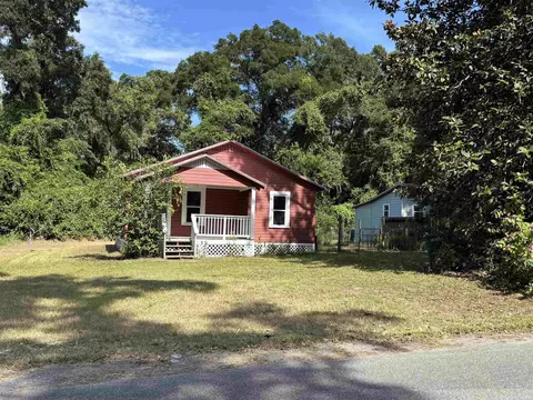 25 Dispennette Dr, Crawfordville, FL 32327