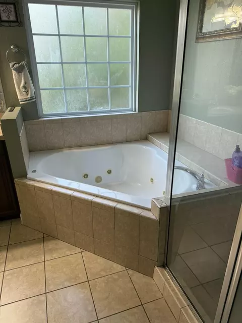 Bath - 139 Eugene Lamb Rd, Midway, FL 32343 photo 2 of 2