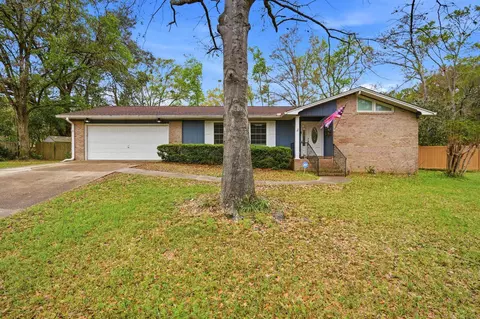3120 Briarwood Dr, Tallahassee, FL 32308