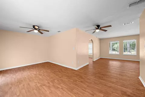 Living - 106 Stephens St, Perry, FL 32347 photo 2 of 8