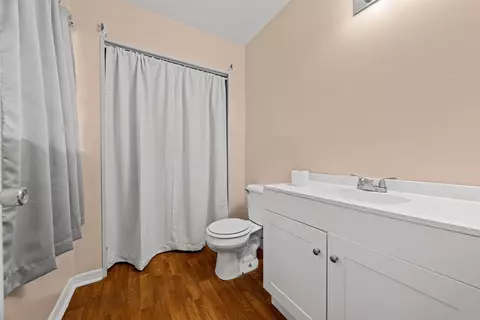 Bath - 106 Stephens St, Perry, FL 32347 photo 2 of 2
