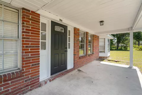 Exterior - 106 Stephens St, Perry, FL 32347 photo 5 of 8