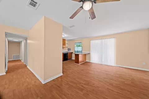 Entry Way - 106 Stephens St, Perry, FL 32347 photo 2 of 4