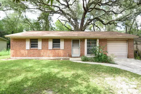 2926 Oakwood Dr, Tallahassee, FL 32304