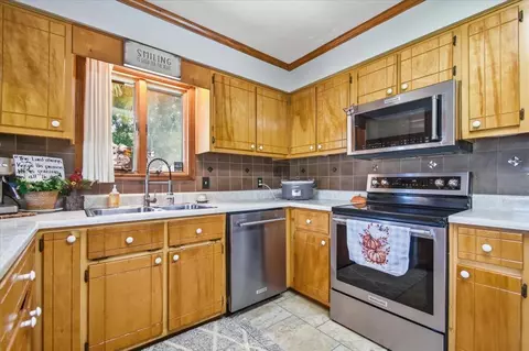 Kitchen - 803 Puckett Rd, Perry, FL 32348 photo 4 of 4