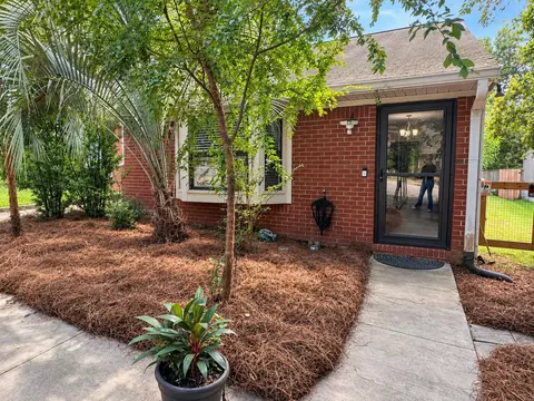 2371 Tina Dr #6, Tallahassee, FL 32301