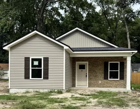 67 W F Magers Rd, Crawfordville, FL 32327