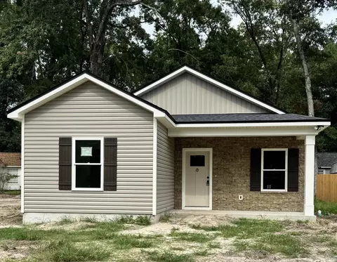 67 W F Magers Rd, Crawfordville, FL 32327