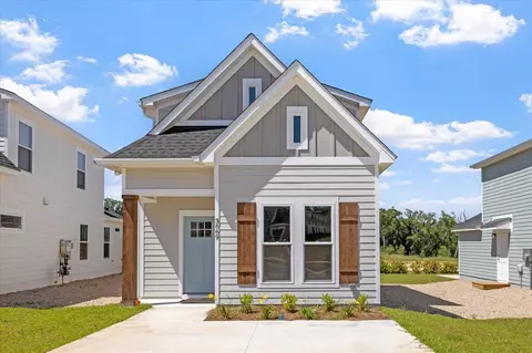 3679 Meadow Vista Ln, Tallahassee, FL 32308