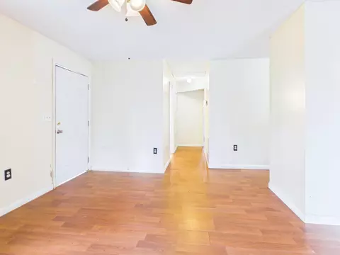 Living - 117 Davis Dr, Perry, FL 32348 photo 3 of 7