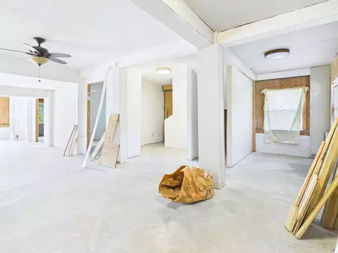 Living - 117 Davis Dr, Perry, FL 32348 photo 7 of 7