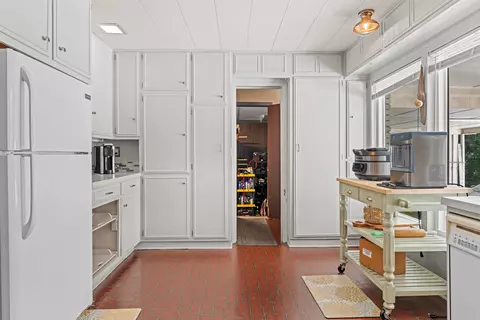 Kitchen - 107 Pine Tree Rd, Perry, FL 32348 photo 3 of 7