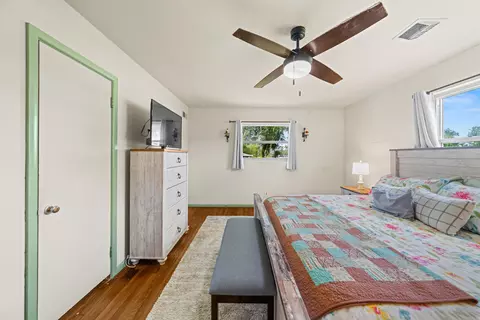 Bedroom - 107 Pine Tree Rd, Perry, FL 32348 photo 7 of 8