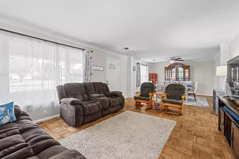 Living - 107 Pine Tree Rd, Perry, FL 32348 photo 2 of 3
